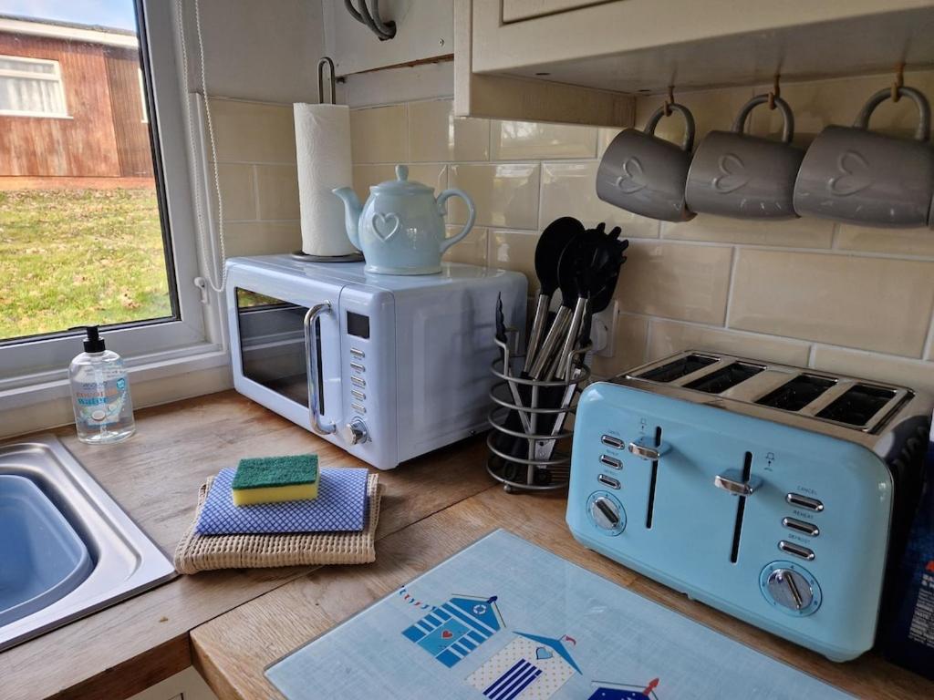 Caldon Holiday Chalet Sleeps 4 In Dartmouth Wifi Electric Inc Pet Friendly Екстериор снимка