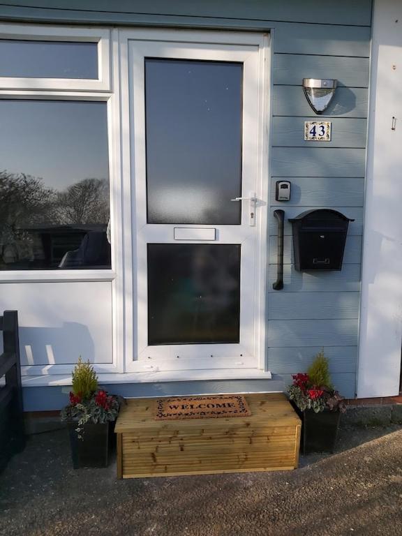 Caldon Holiday Chalet Sleeps 4 In Dartmouth Wifi Electric Inc Pet Friendly Екстериор снимка