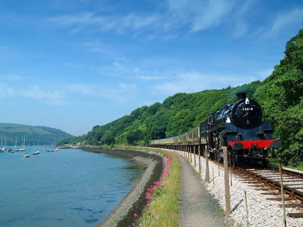 Caldon Holiday Chalet Sleeps 4 In Dartmouth Wifi Electric Inc Pet Friendly Екстериор снимка