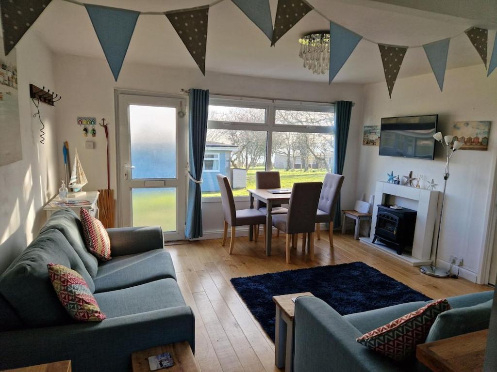 Caldon Holiday Chalet Sleeps 4 In Dartmouth Wifi Electric Inc Pet Friendly Екстериор снимка