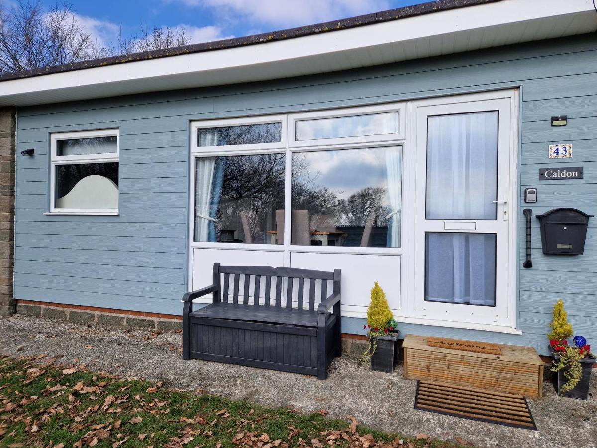 Caldon Holiday Chalet Sleeps 4 In Dartmouth Wifi Electric Inc Pet Friendly Екстериор снимка