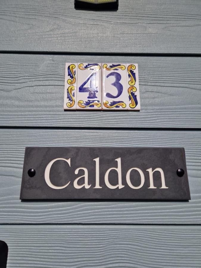 Caldon Holiday Chalet Sleeps 4 In Dartmouth Wifi Electric Inc Pet Friendly Екстериор снимка