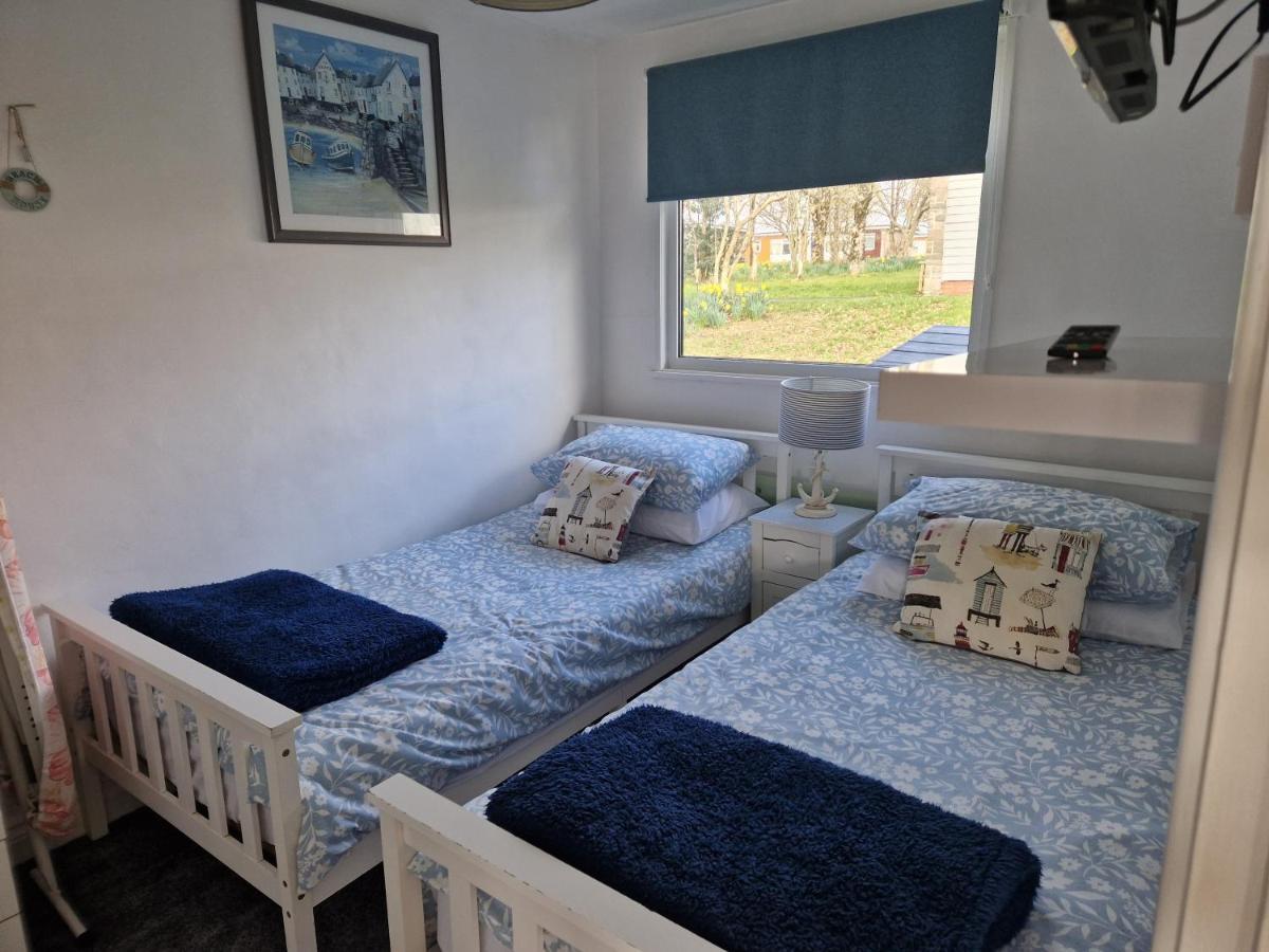 Caldon Holiday Chalet Sleeps 4 In Dartmouth Wifi Electric Inc Pet Friendly Екстериор снимка