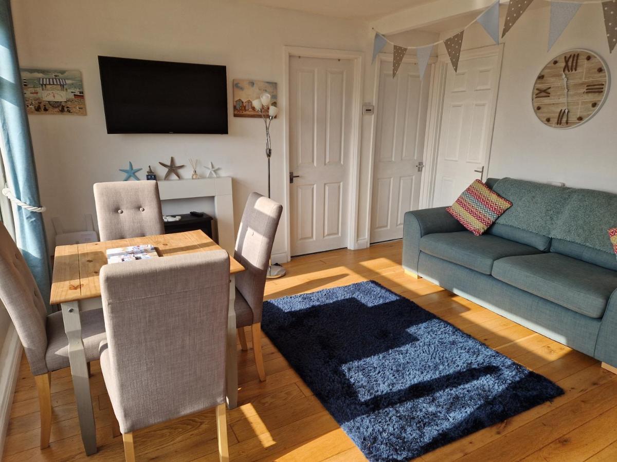 Caldon Holiday Chalet Sleeps 4 In Dartmouth Wifi Electric Inc Pet Friendly Екстериор снимка