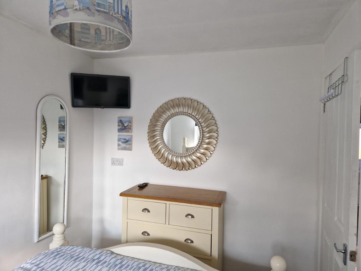 Caldon Holiday Chalet Sleeps 4 In Dartmouth Wifi Electric Inc Pet Friendly Екстериор снимка
